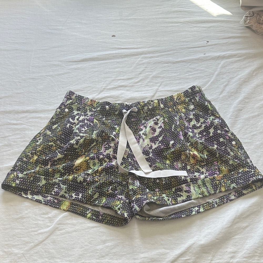 Lululemon Multicolor Patterned Shorts